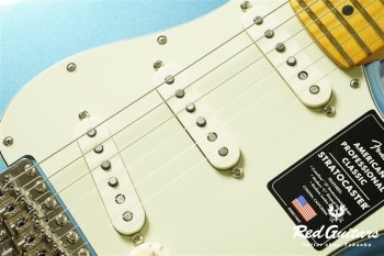 American Professional Classic Stratocaster - Faded Lake Placid Blue